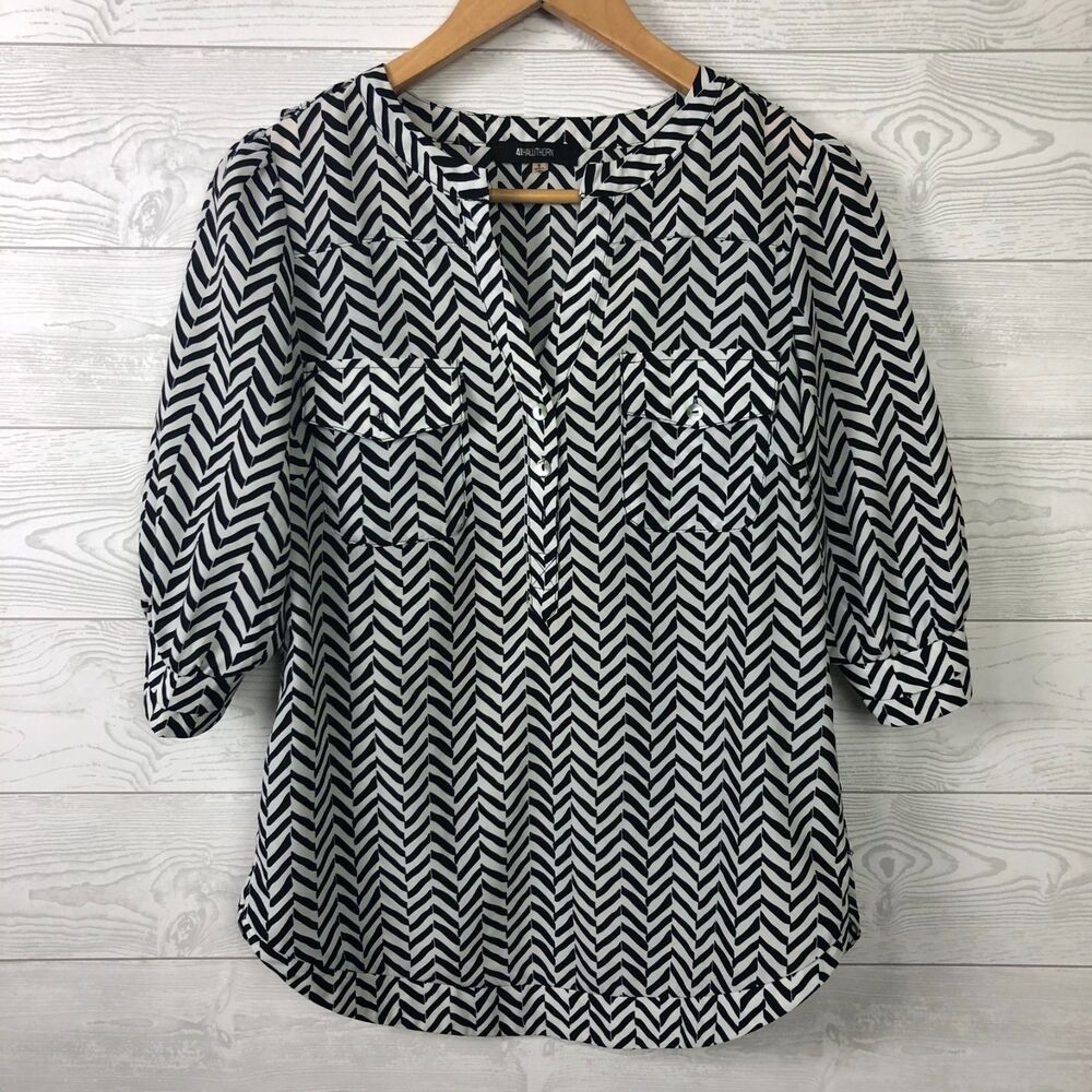 41Hawthorn Women's Small Chevron Print Blouse Split Neck Front Chest Pockets
